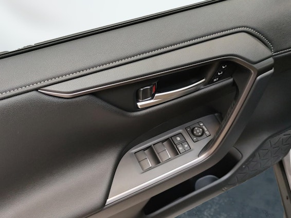 Vehicle image 14 Vehicle image 14