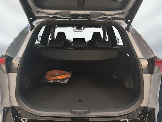 Vehicle image 18 Vehicle image 18