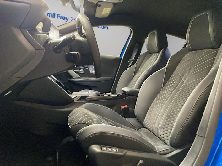 Vehicle image PEUGEOT 208