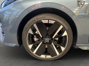 Vehicle image PEUGEOT 308 SW 1.2 Hybrid GT