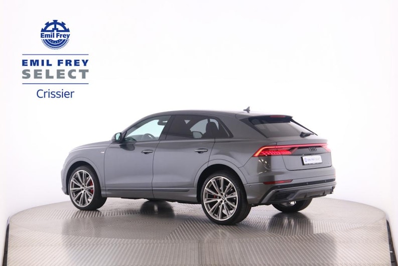 Vehicle image AUDI Q8