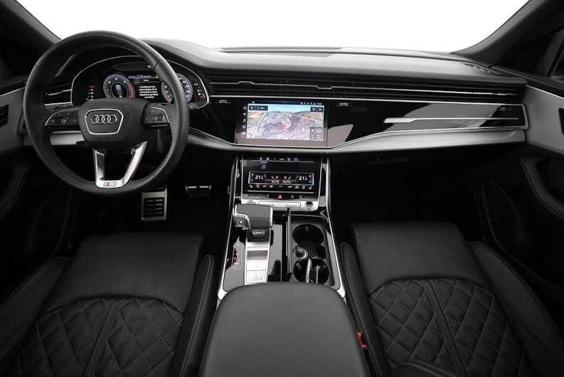 Vehicle image AUDI Q8