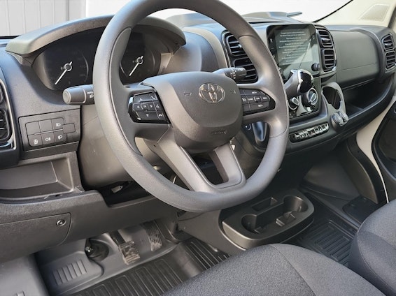 Vehicle image 13 Vehicle image 13