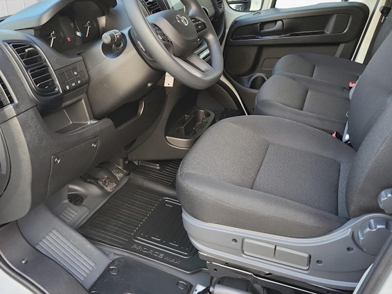 Vehicle image 12 Vehicle image 12