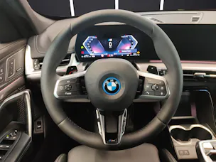 BMW X1 30e xDrive paddles