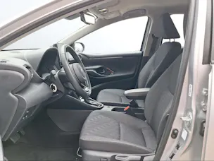 Toyota Yaris 1.5 VVT-i HSD Trend