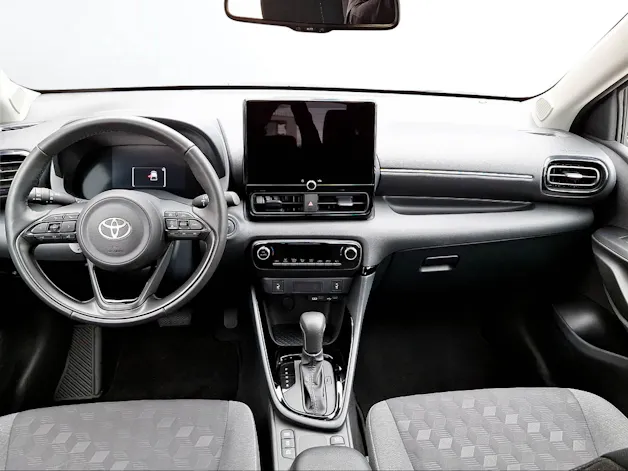 Toyota Yaris 1.5 VVT-i HSD Trend