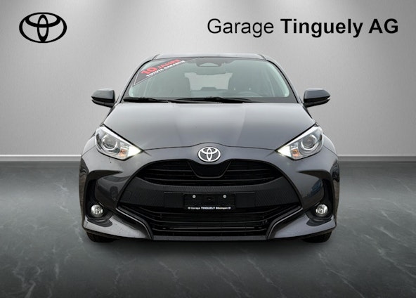 First vehicle image First vehicle image