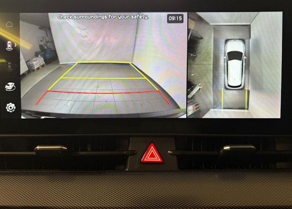 Vehicle image 9 Vehicle image 9