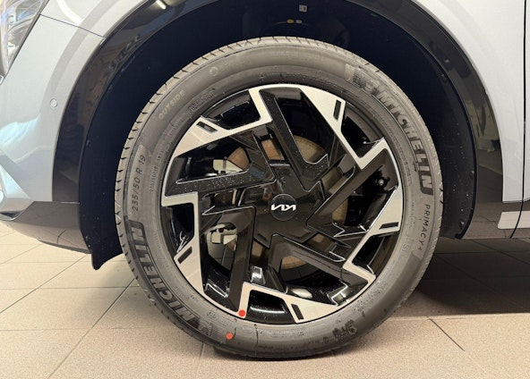 Vehicle image 10 Vehicle image 10