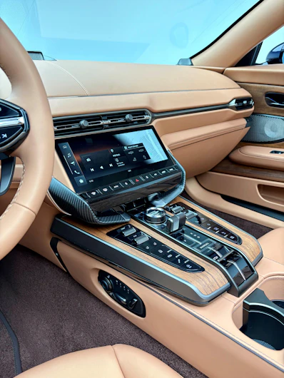 Fahrzeugbild ASTON MARTIN V12 Vanquish