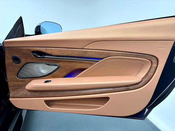 Fahrzeugbild ASTON MARTIN V12 Vanquish