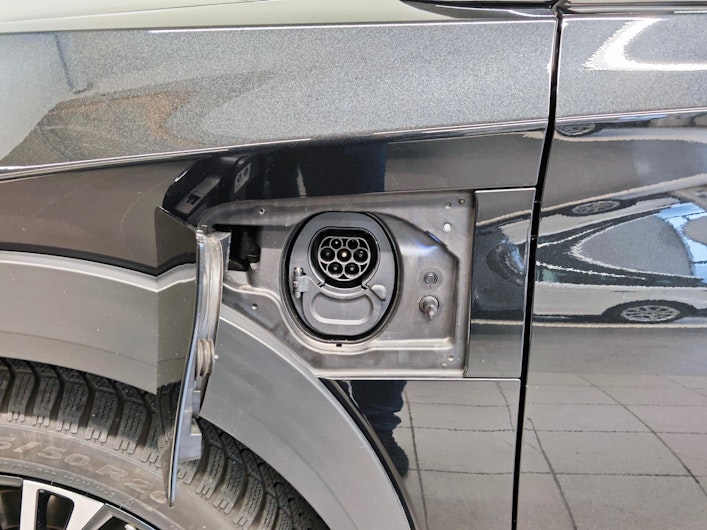 Vehicle image LEXUS RZ