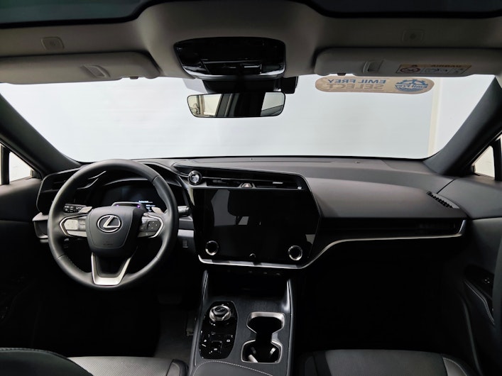 Vehicle image LEXUS RZ