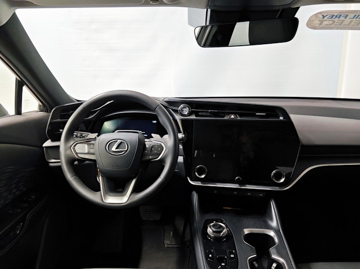 Vehicle image LEXUS RZ