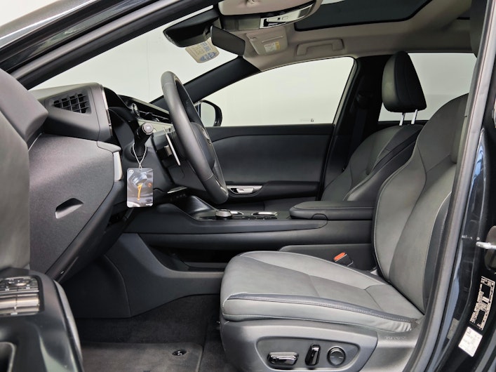 Vehicle image LEXUS RZ