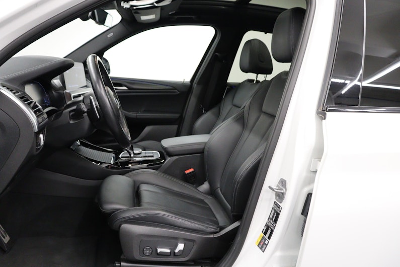 Vehicle image BMW X3