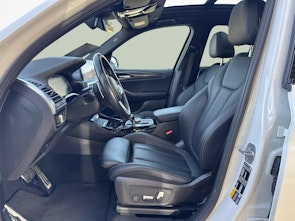 Vehicle image BMW X3 30e xDrive