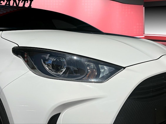 Vehicle image 8 Vehicle image 8