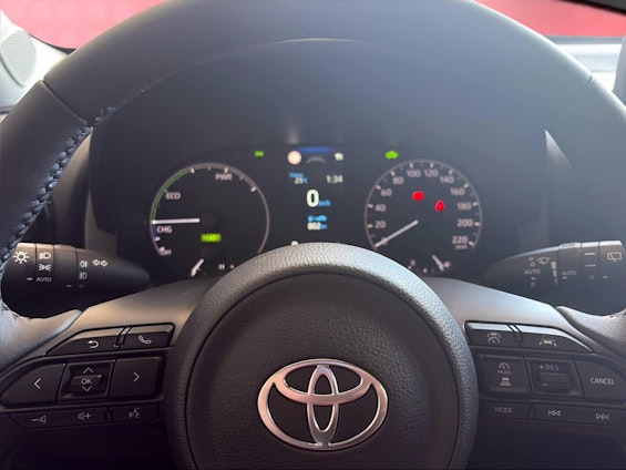 Vehicle image 10 Vehicle image 10