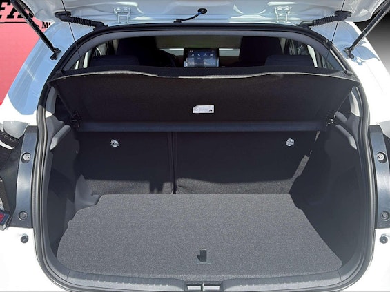 Vehicle image 6 Vehicle image 6