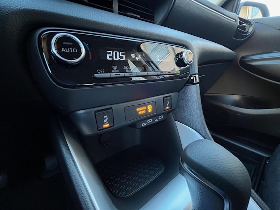 Vehicle image 13 Vehicle image 13