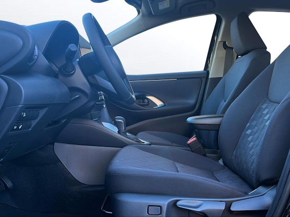 Vehicle image 6 Vehicle image 6