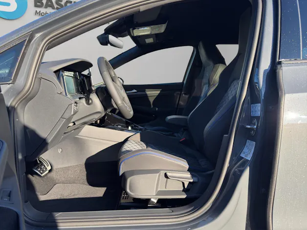 VW Golf Variant 1.5 eTSI mHEV R-Line DSG