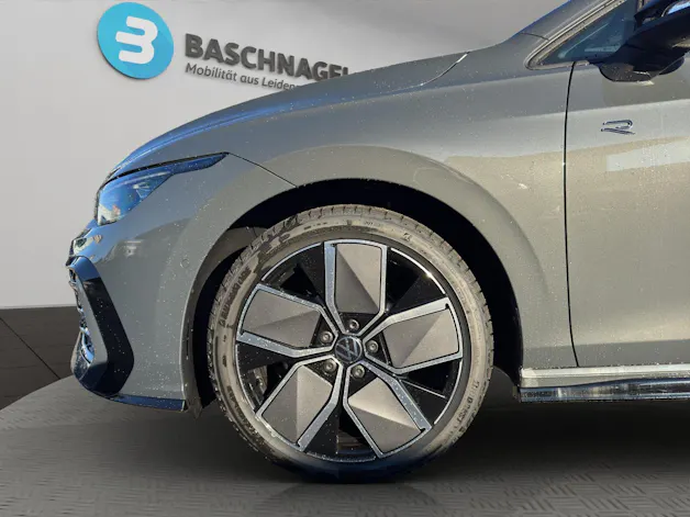 VW Golf Variant 1.5 eTSI mHEV R-Line