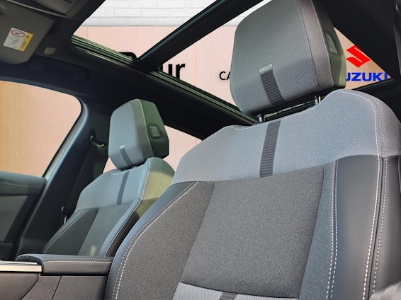 Vehicle image 14 Vehicle image 14