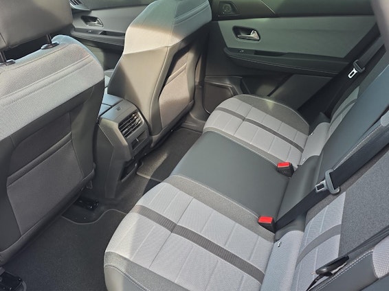 Vehicle image 11 Vehicle image 11