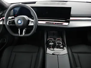 BMW 550e xDrive Touring