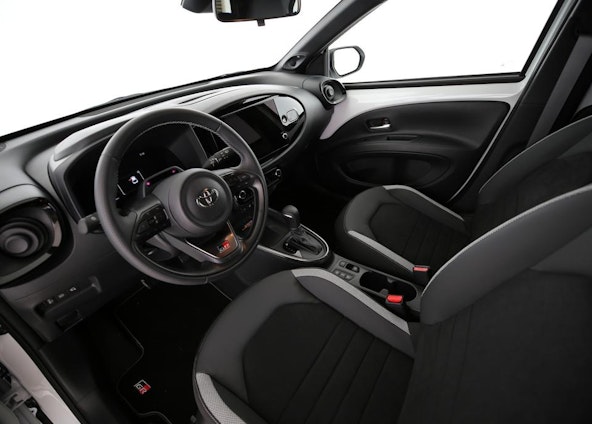 Vehicle image 9 Vehicle image 9