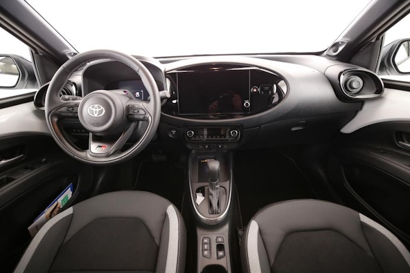 Vehicle image 8 Vehicle image 8