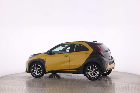 First vehicle image First vehicle image