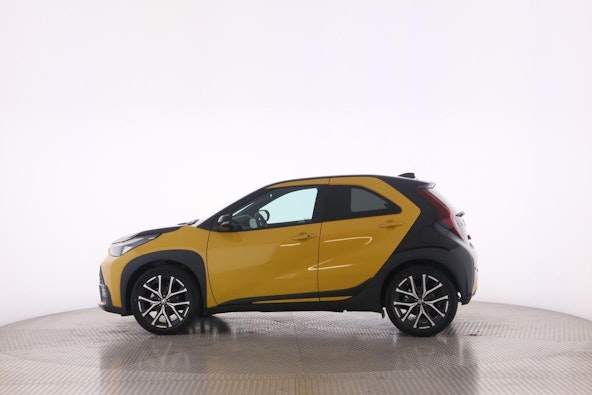 Vehicle image 4 Vehicle image 4