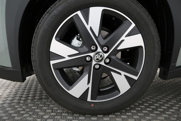 Vehicle image 14 Vehicle image 14