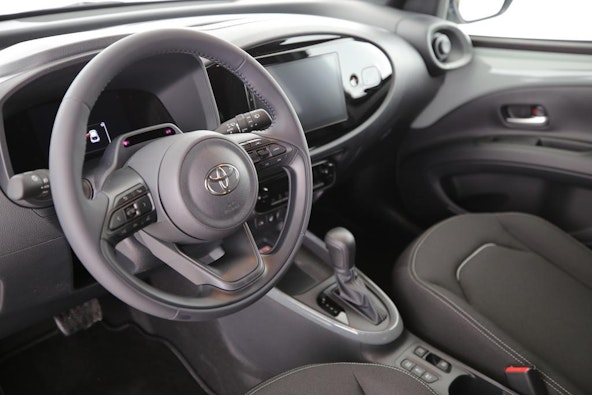 Vehicle image 10 Vehicle image 10