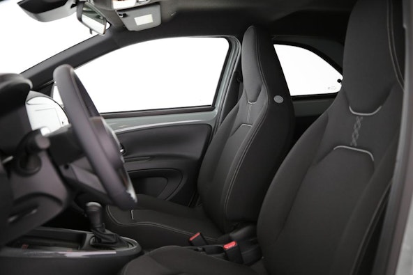 Vehicle image 9 Vehicle image 9