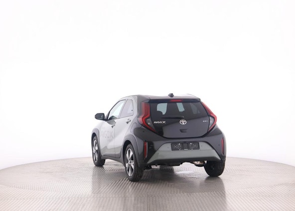 Vehicle image 6 Vehicle image 6