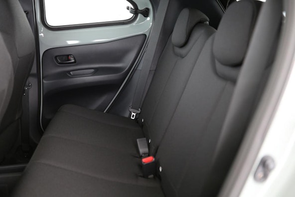 Vehicle image 13 Vehicle image 13