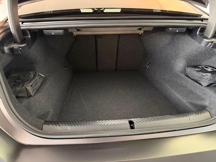 Vehicle image BMW 5 SERIES