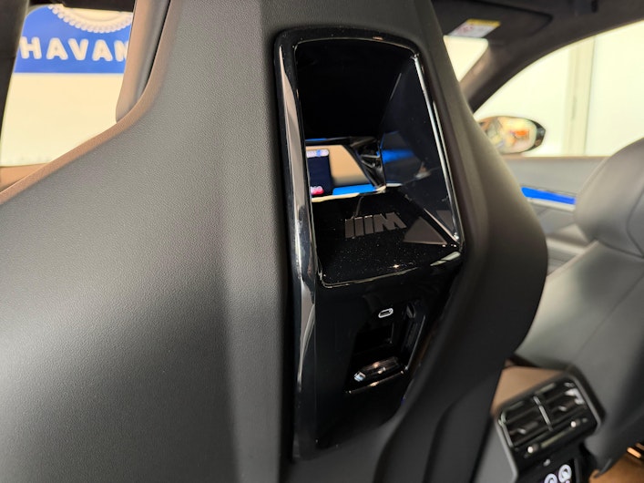 Vehicle image BMW 5 SERIES