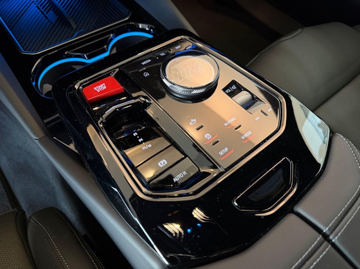 Vehicle image BMW 5 SERIES