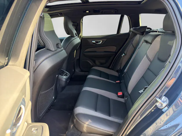 Volvo V60 2.0 B5 Ultimate Dark AWD