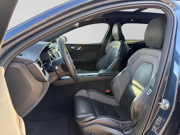 Volvo V60 2.0 B5 Ultimate Dark AWD