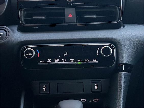 Vehicle image 13 Vehicle image 13