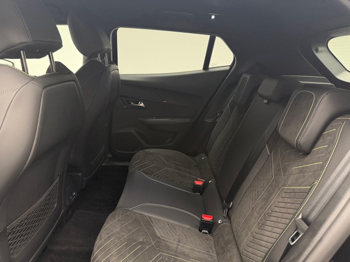 Vehicle image PEUGEOT 2008