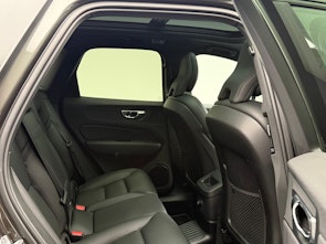 Vehicle image VOLVO XC60 2.0 T8 TE R-Design eAWD