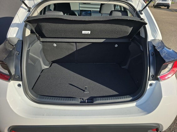 Vehicle image 9 Vehicle image 9